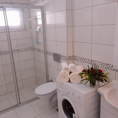 Ekta Athilim Apartment *